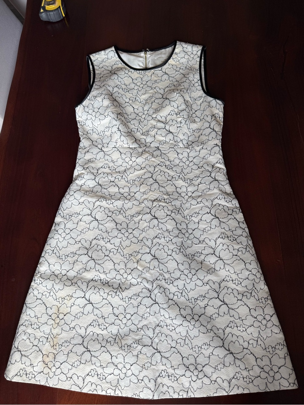 Kate Spade Sleeveless White and Black Floral Lace A-Line Dress - Picture 5 of 11